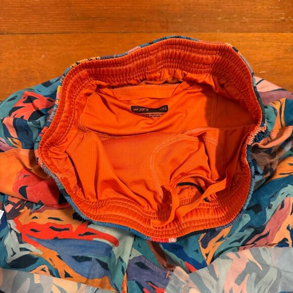 RARE Janji Women's 2" AFO Split Short, XXS, "Face Forward" multicolor - Picture 3 of 4